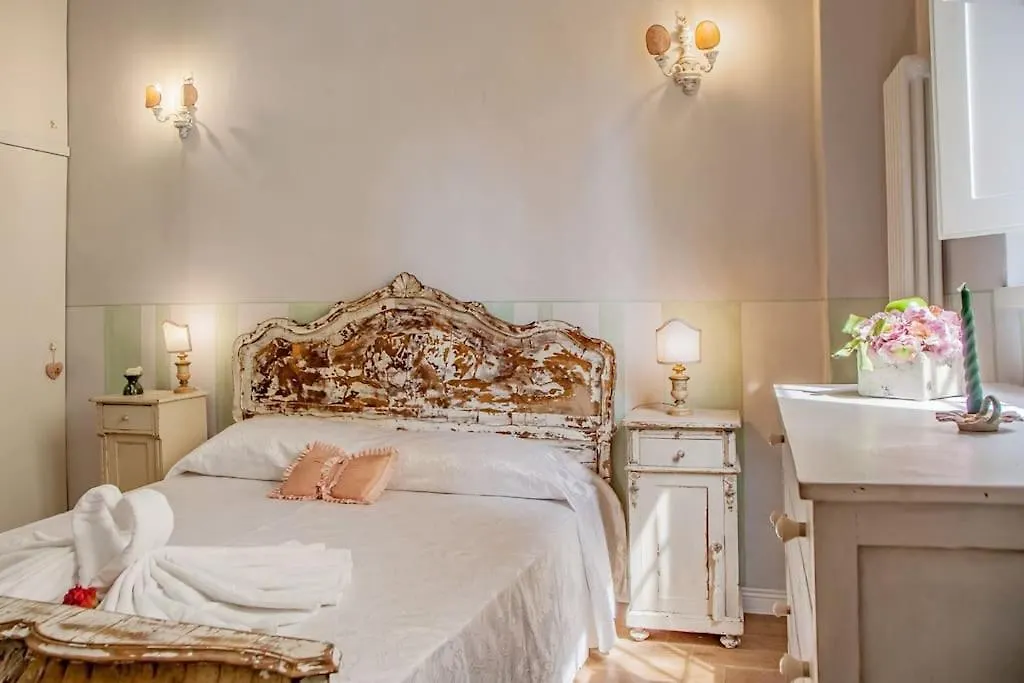Renaissance Florence Apartment