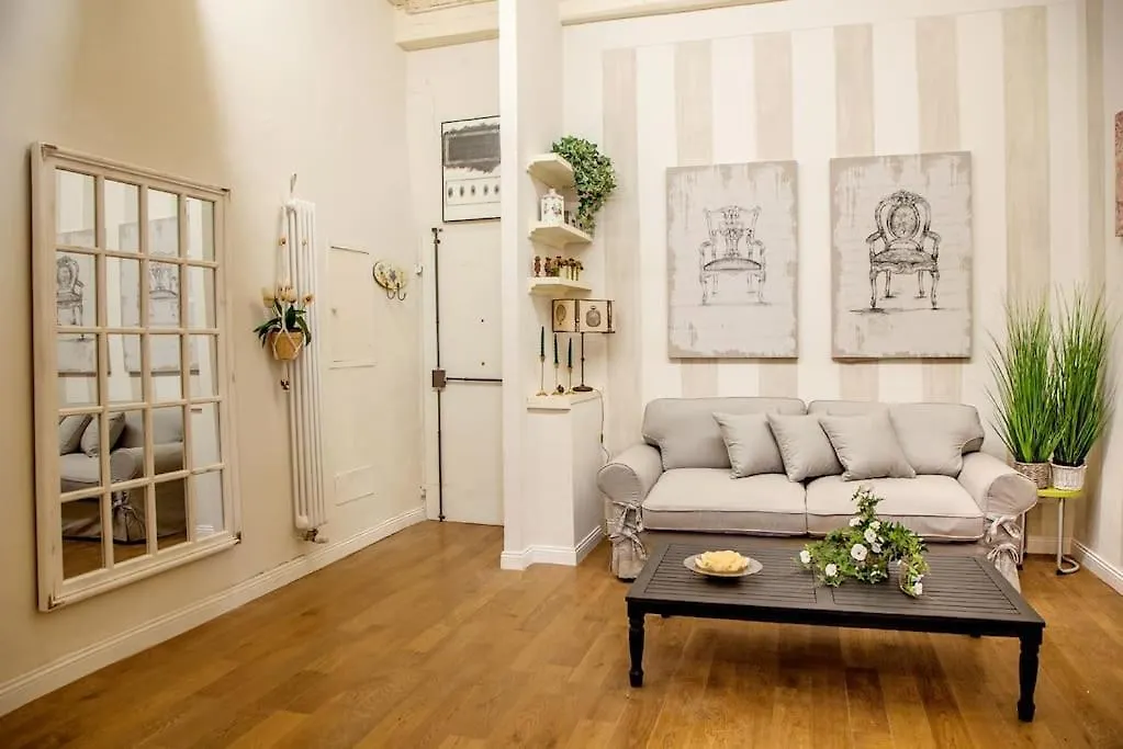 Renaissance Florence Apartment Italy