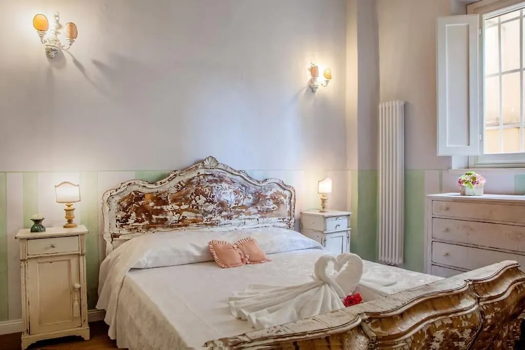 Renaissance Florence Apartment