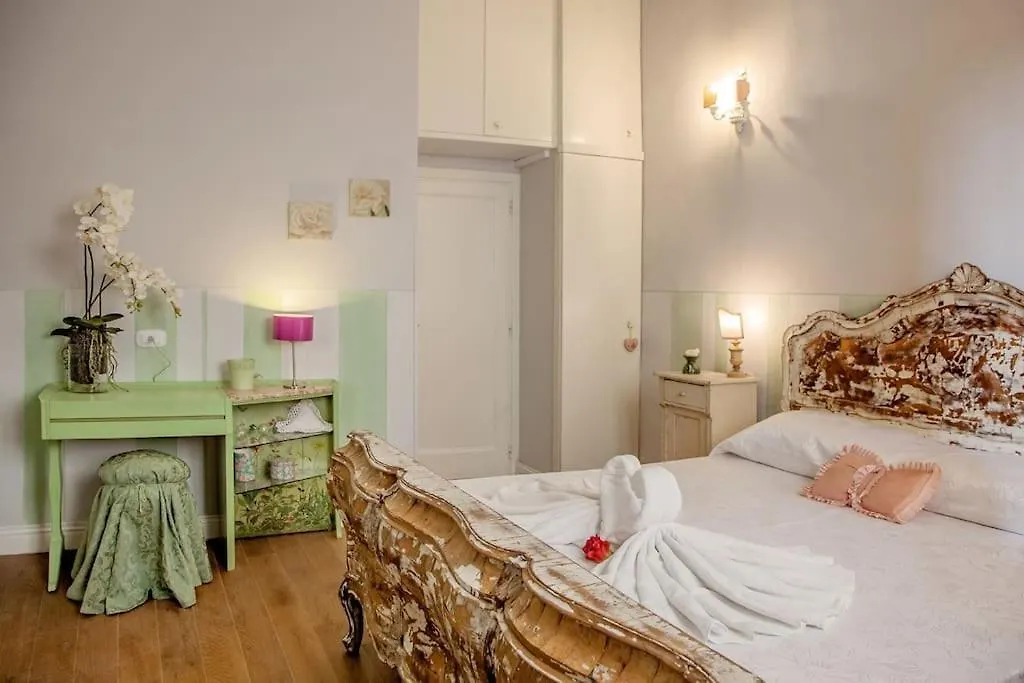 Renaissance Florence Apartment