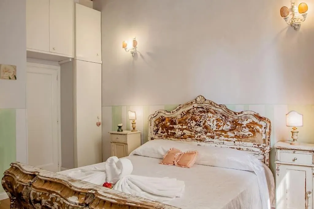 Renaissance Florence Apartment 0*,